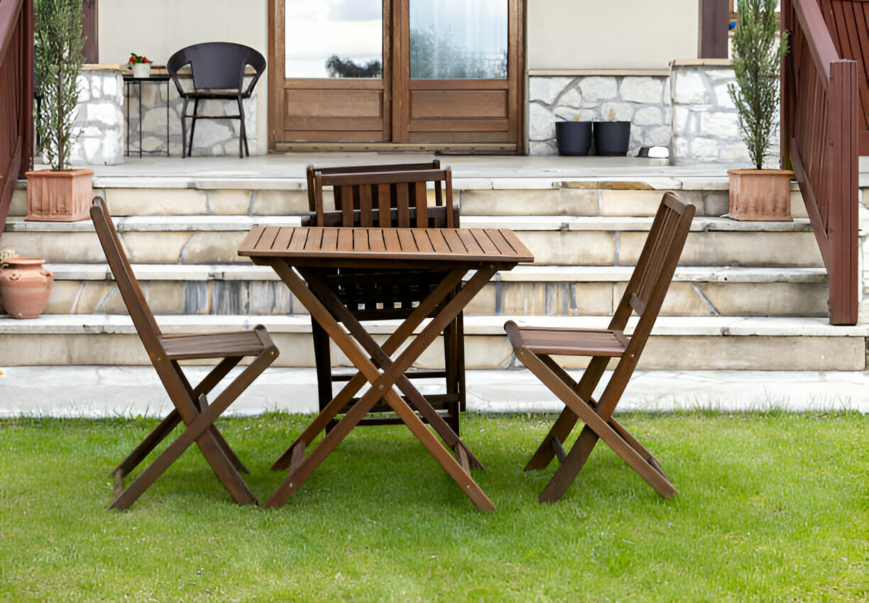 wooden-folding-chairs-Dubai